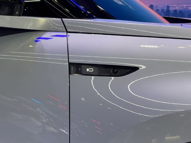 2025上海车展：大众ID.ERA概念车亮相