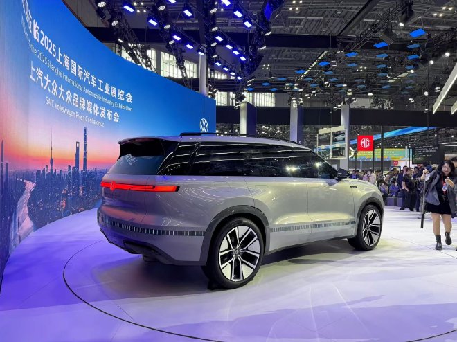 2025上海车展：大众ID.ERA概念车亮相