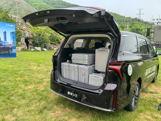 MPV空间就该如此 试驾东风风行星海V9越享系列