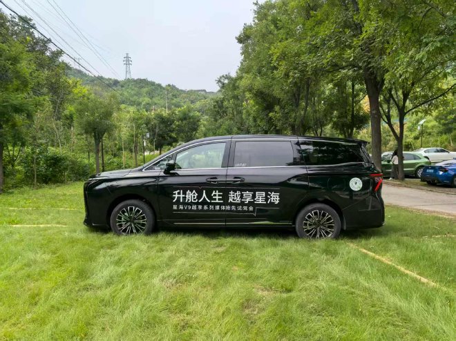 MPV空间就该如此 试驾东风风行星海V9越享系列