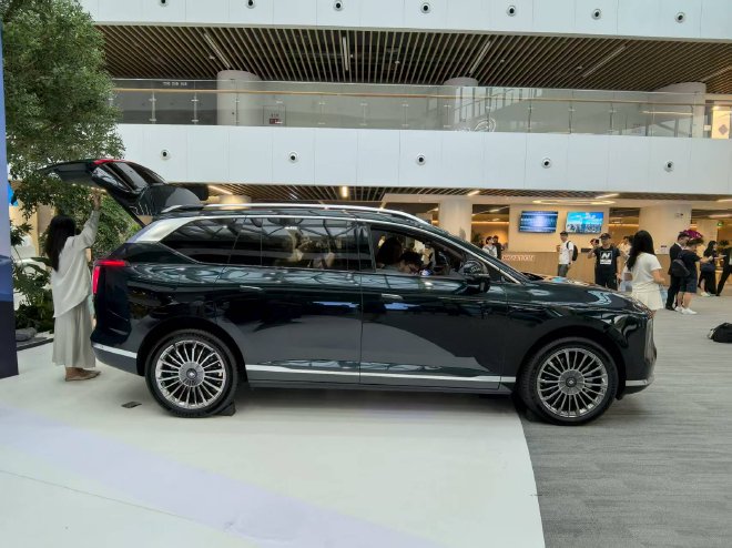 售价26.98-29.98万元 广汽昊铂HL增程版上市