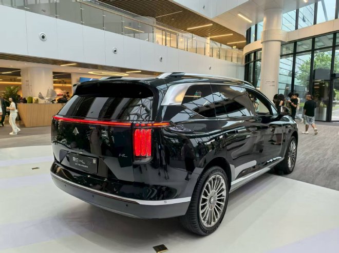 售价26.98-29.98万元 广汽昊铂HL增程版上市