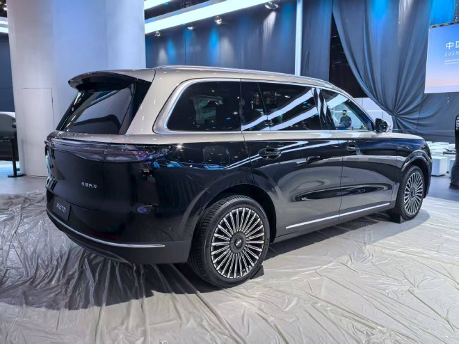 2025成都车展：奇瑞风云X3L预售12.99万起