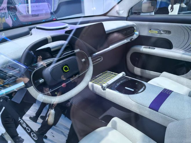 2025成都车展：奇瑞风云X3L预售12.99万起