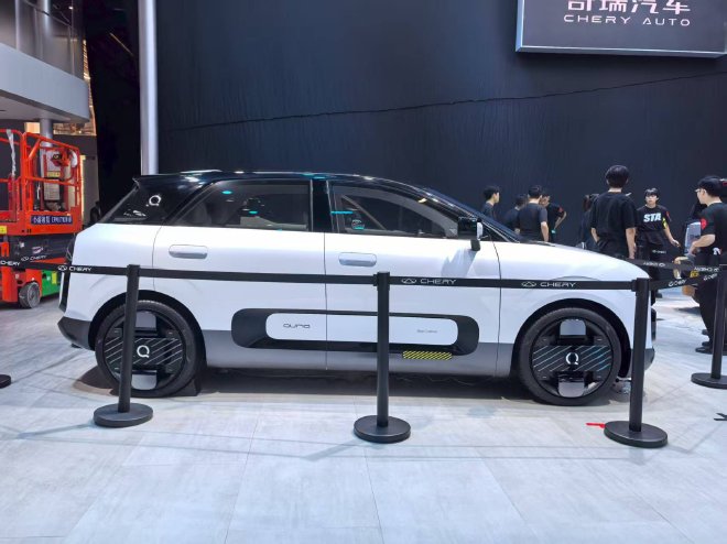 2025成都车展：奇瑞风云X3L预售12.99万起