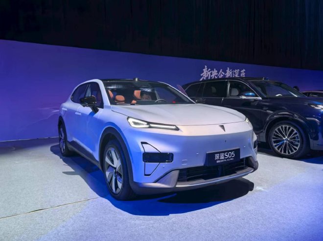 邓承浩：和姜海荣的合作是“智电双全”