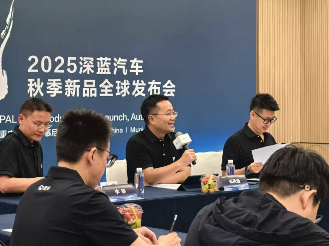 邓承浩：和姜海荣的合作是“智电双全”