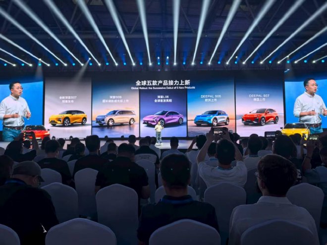 邓承浩：和姜海荣的合作是“智电双全”