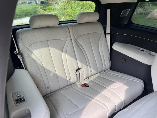 科技豪华驾驶乐趣 “大块头”腾势N9试驾