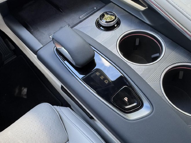 试驾焕新极氪001：不止猎装优雅/还有全面进化