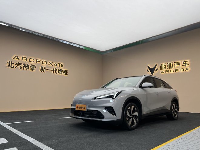 化解出行焦虑/重塑家用SUV体验 实拍极狐全新阿尔法T5增程版