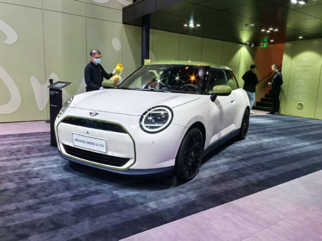 2025广州车展：MINI PAUL SMITH设计师款亮相