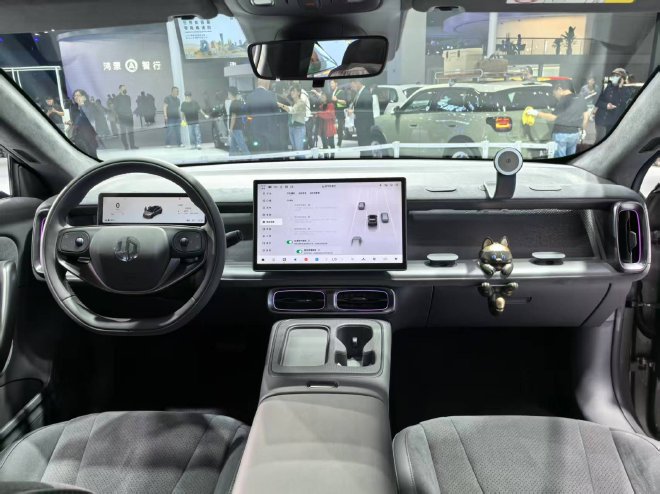 2026北京车展：零跑Lafa5 Ultra正式上市