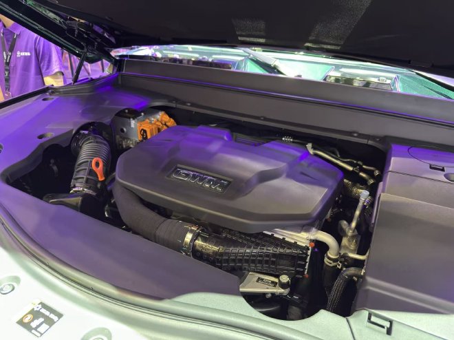 2026北京车展：坦克700 Hi4-Z插电混动版本亮相