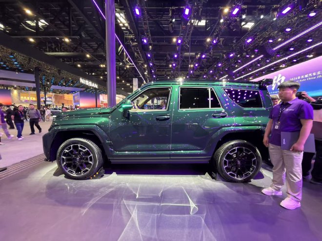 2026北京车展：坦克700 Hi4-Z插电混动版本亮相