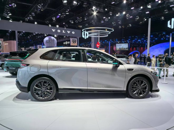 2026北京车展：零跑Lafa5 Ultra正式上市