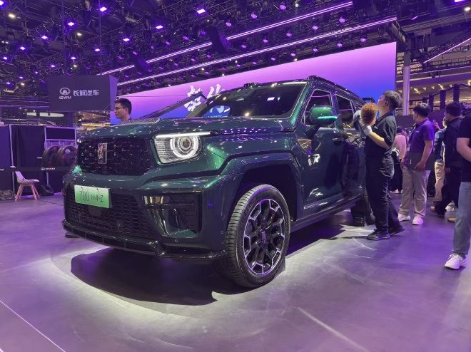 2026北京车展：坦克700 Hi4-Z插电混动版本亮相