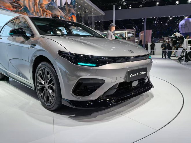 2026北京车展：零跑Lafa5 Ultra正式上市