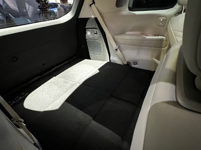 2026北京车展：小鹏GX正式亮相/预售39.98万