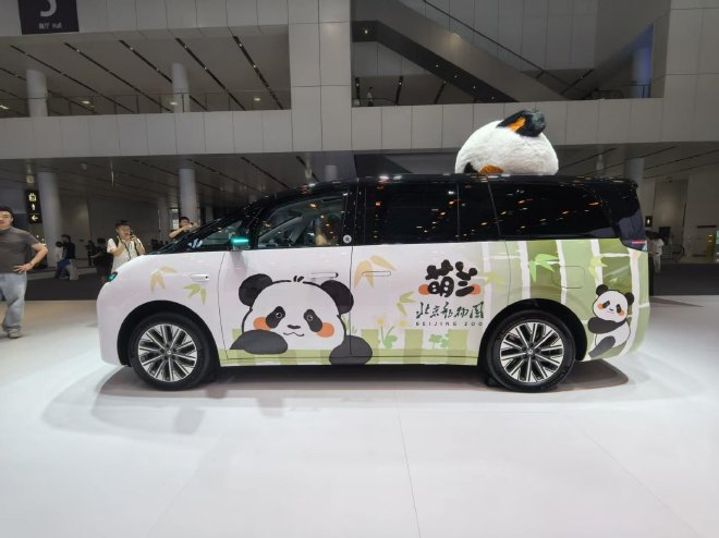 2026粤港澳大湾区车展：零跑D99内饰首发