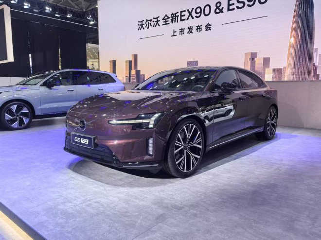 2026粤港澳大湾区车展：沃尔沃EX90与ES90上市