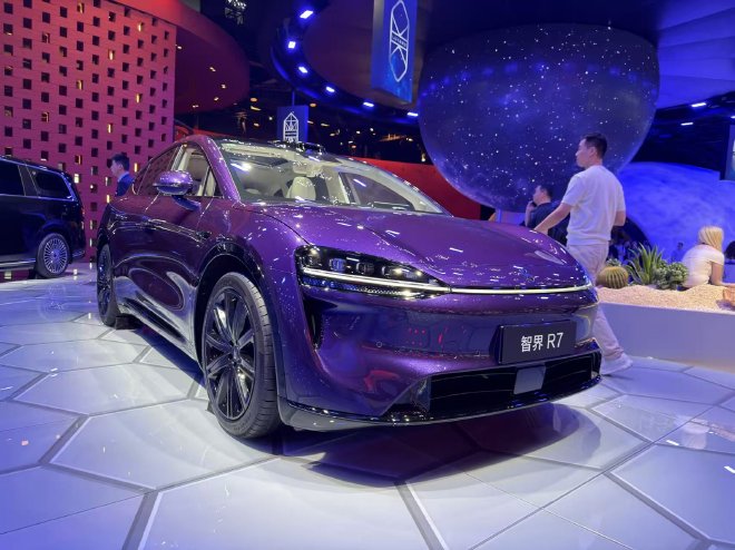 2026成都车展：智界RX新车首秀 V9 R7实力联袂亮相