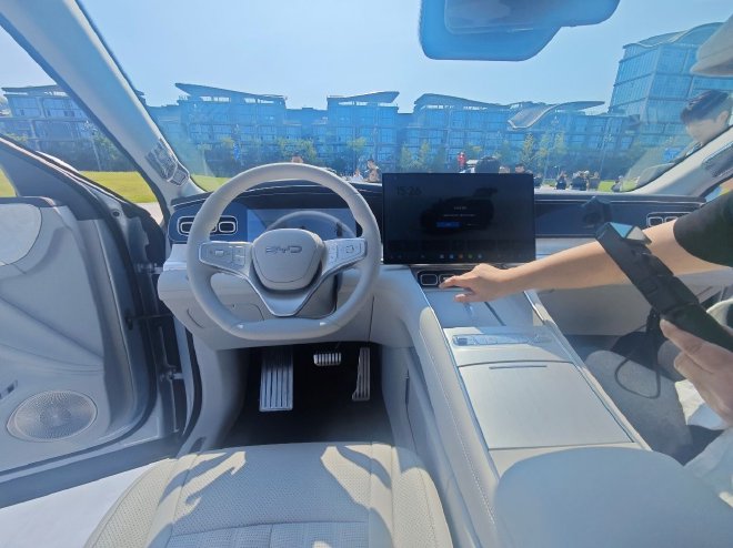 海洋网旗舰SUV 比亚迪海狮08售22.99万起
