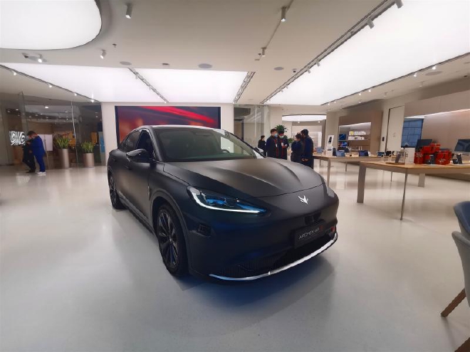 2022挑战30万辆目标 华为比蔚小理还自信？