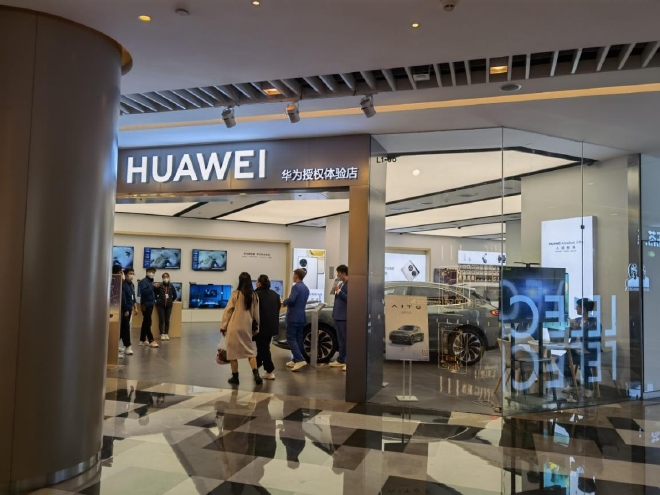 2022挑战30万辆目标 华为比蔚小理还自信？