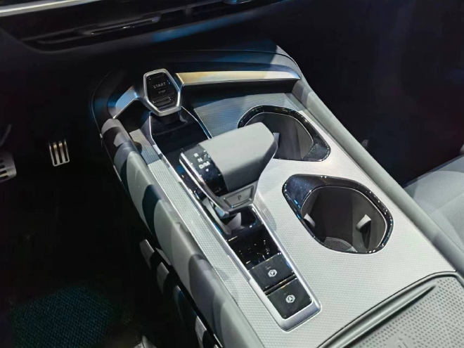 2023上海车展探馆：上汽名爵MG7实车