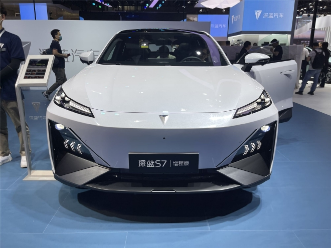 2023上海车展：深蓝汽车首款SUV——深蓝S7亮相