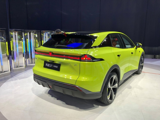 2023上海车展探馆：深蓝S7亮相