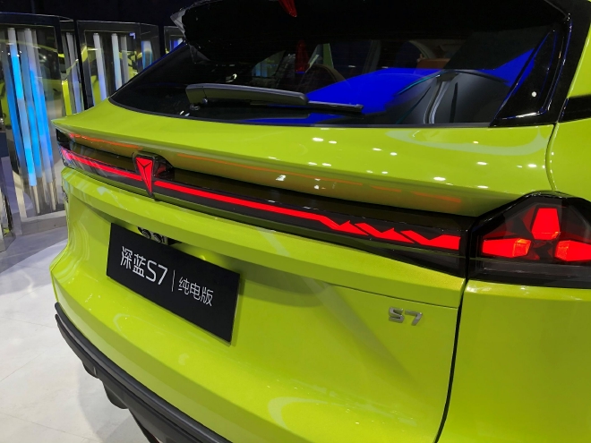 2023上海车展探馆：深蓝S7亮相