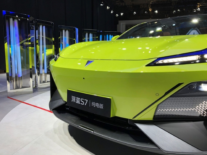 2023上海车展探馆：深蓝S7亮相