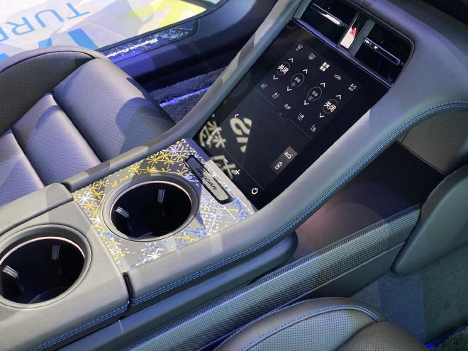 2023成都车展：Taycan Turbo S X 丁乙亮相