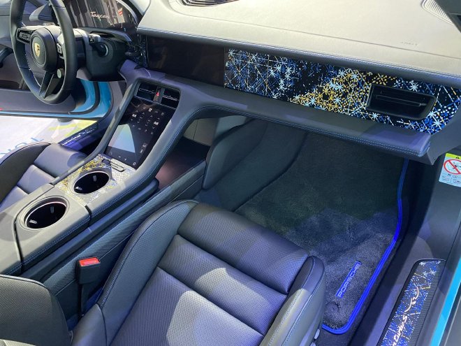 2023成都车展：Taycan Turbo S X 丁乙亮相