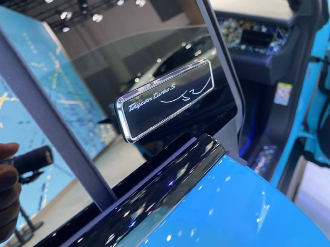 2023成都车展：Taycan Turbo S X 丁乙亮相