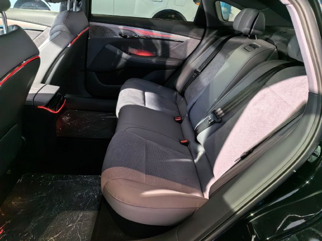 售价25.28-35.88万元 岚图追光PHEV正式上市