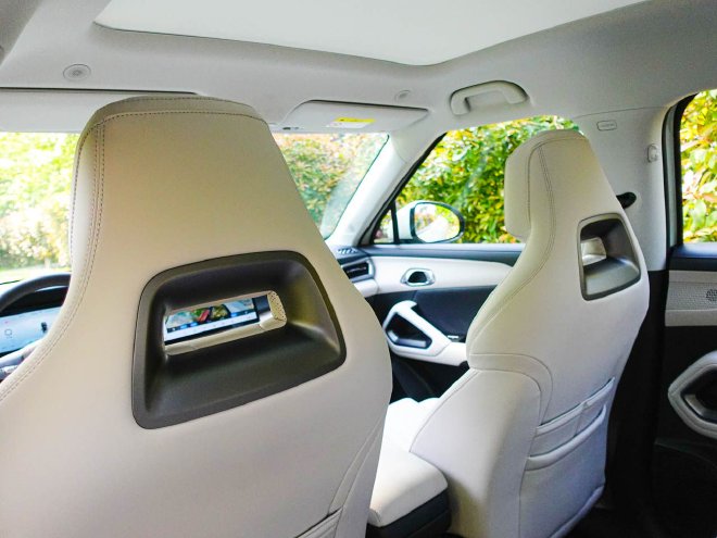 底盘很有韧性 试驾体验比亚迪元UP