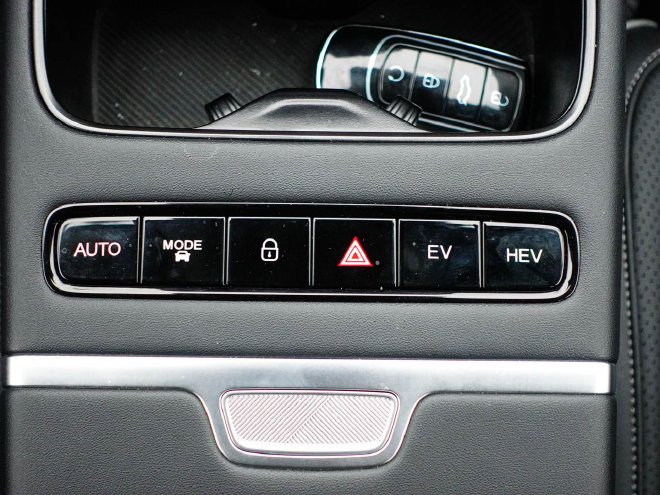 试驾探索06 C-DM 经济实用的家用混动SUV