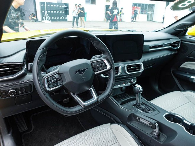 全新福特Mustang售39.98万元起 电子/机械深度融合