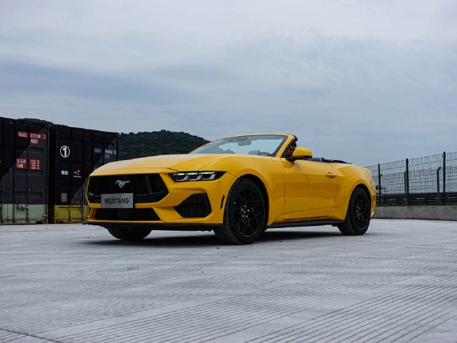 全新福特Mustang售39.98万元起 电子/机械深度融合