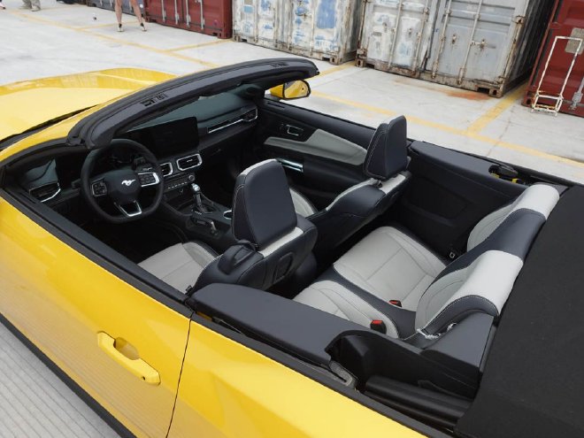 全新福特Mustang售39.98万元起 电子/机械深度融合