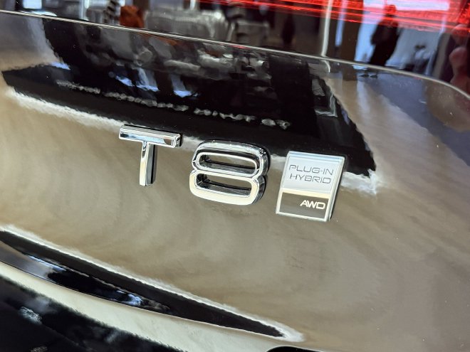 2024成都车展：沃尔沃携旗下插混车型亮相