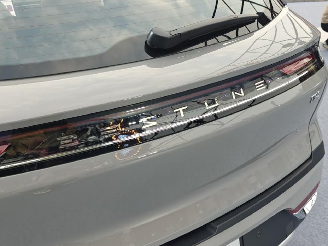 9.88万起售 一汽奔腾B70龙耀版/T90龙耀版上市