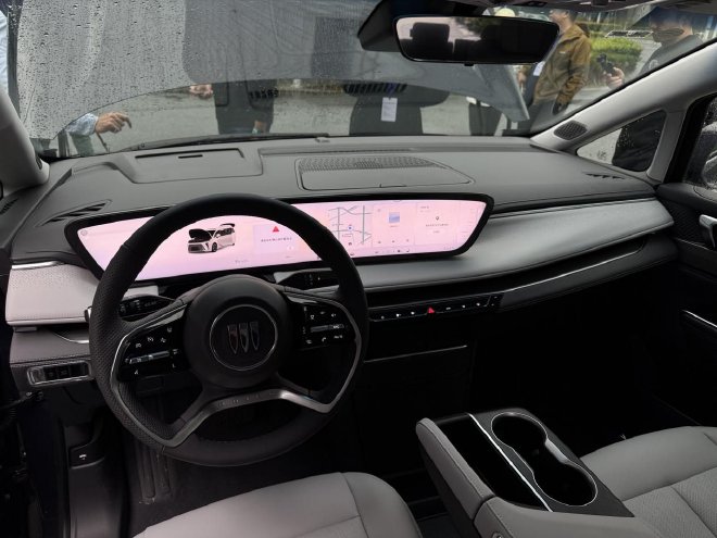 售价26.99万元起 别克全新GL8陆尊豪华上市