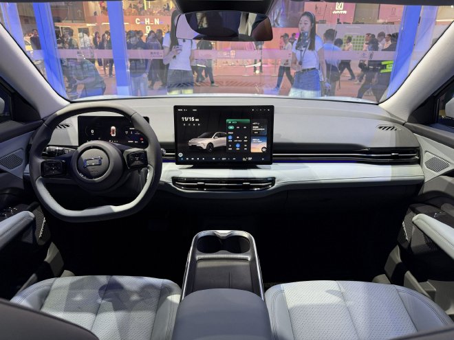 2024广州车展：一汽奔腾悦意03正式亮相