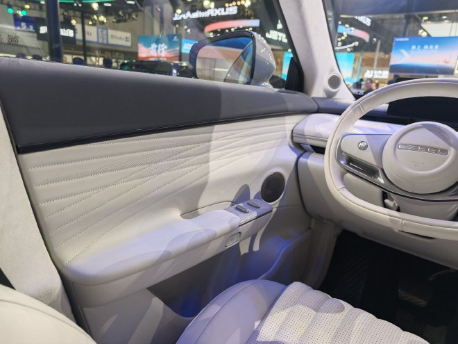 2024广州车展：全新星纪元ET增程四驱预售24.98万起