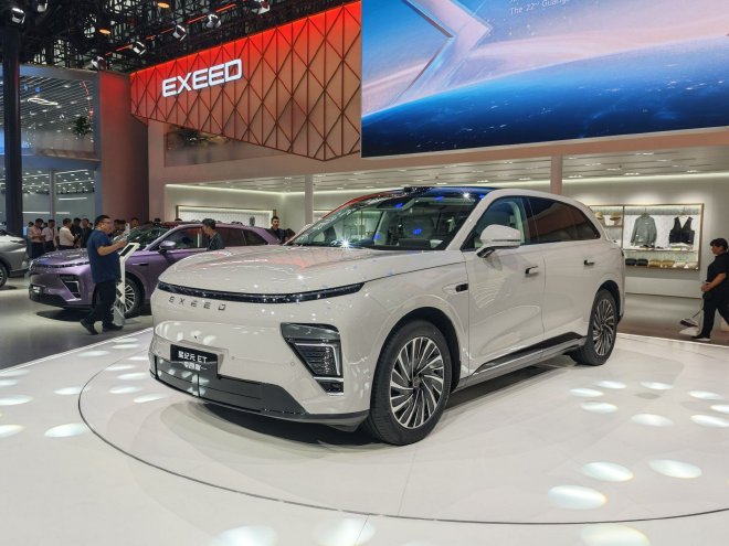 2024广州车展：全新星纪元ET增程四驱预售24.98万起