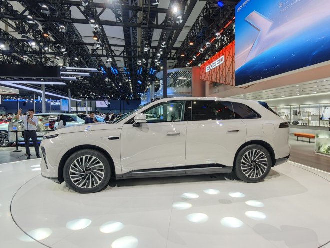 2024广州车展：全新星纪元ET增程版 首搭猎鹰智驾系统